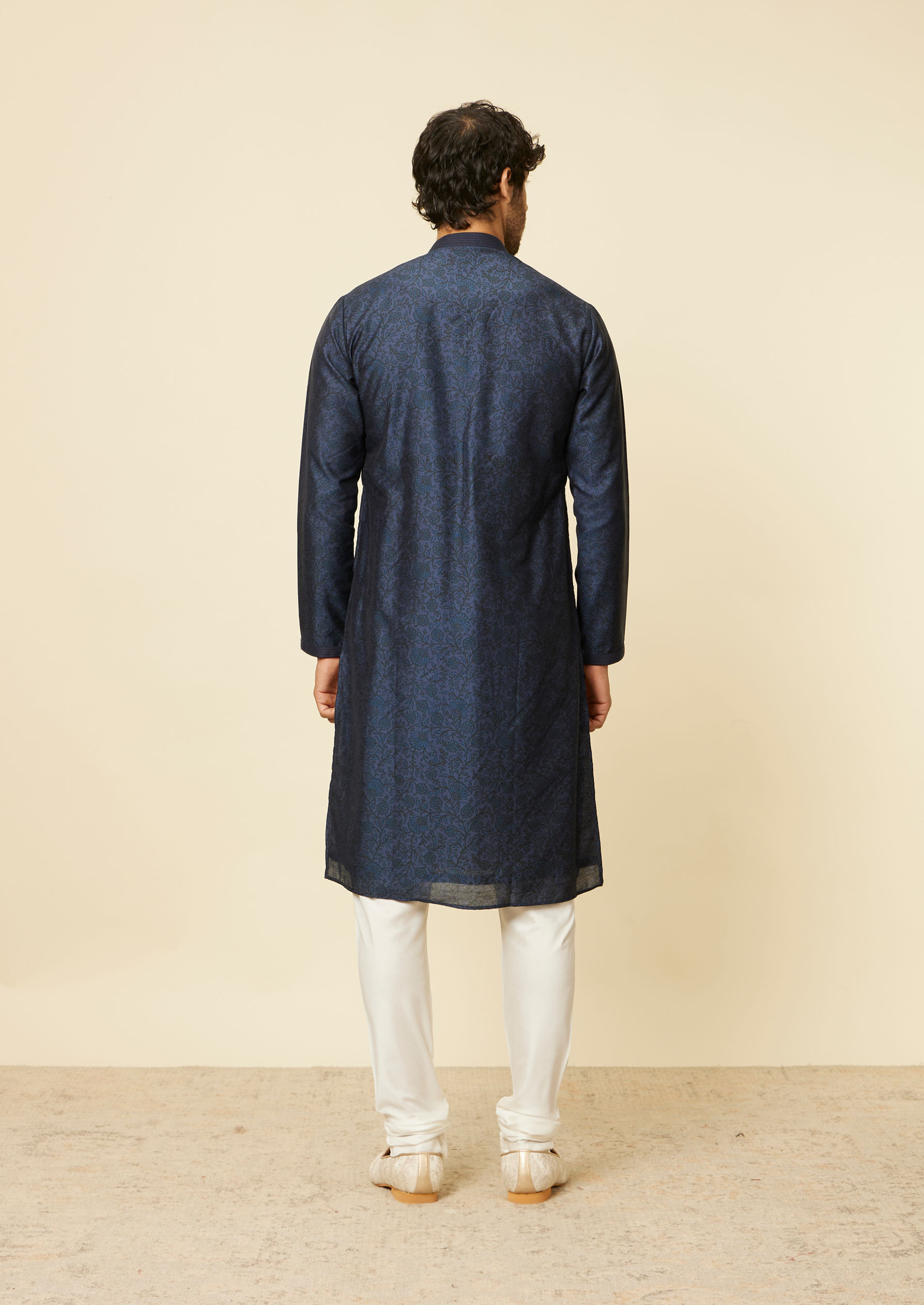 Twamev Men Indigo Blue Bel Buti Patterned Kurta Set