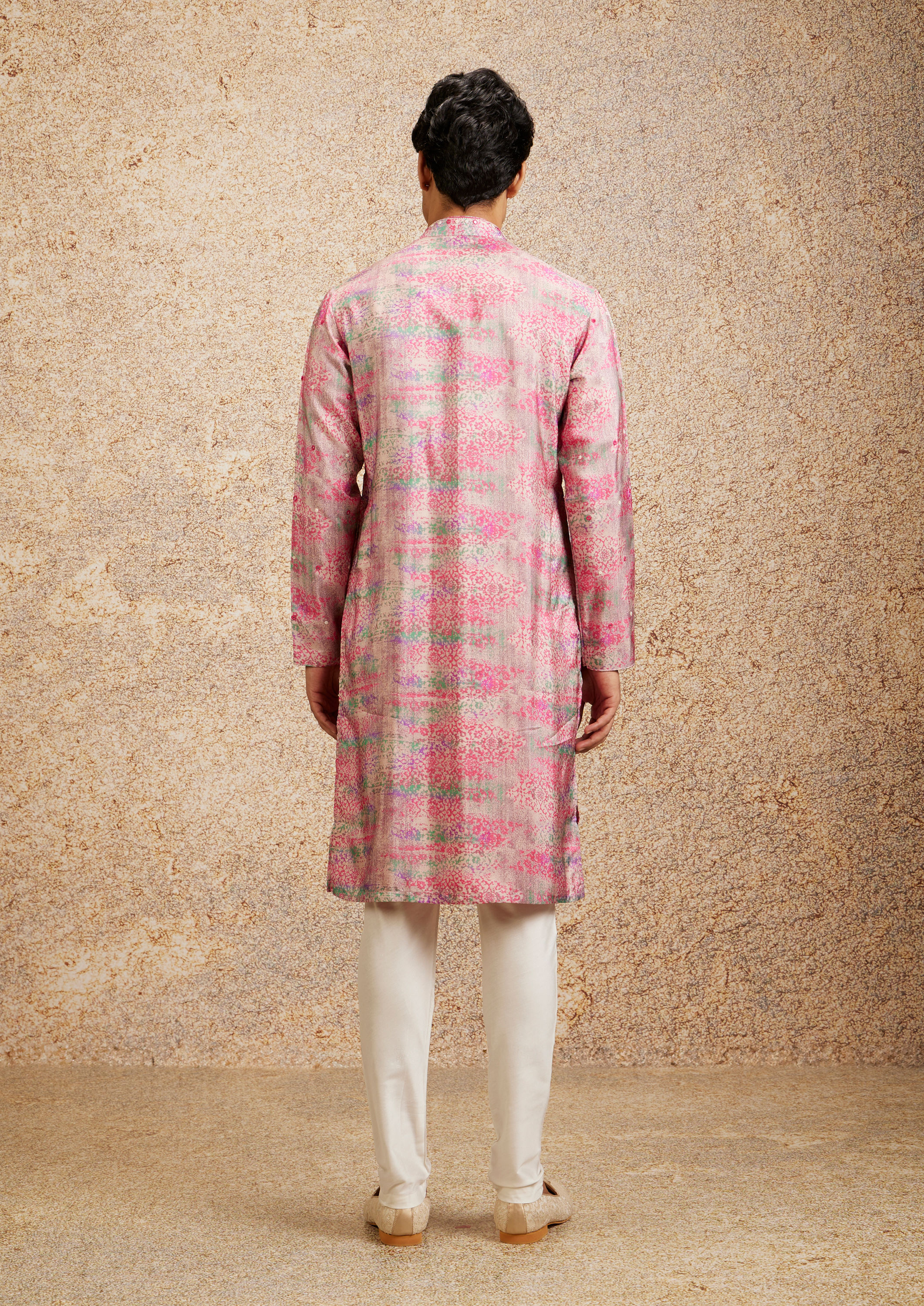 alt message - Twamev Men Pink Splendor Embellished Kurta Pajama image number 4