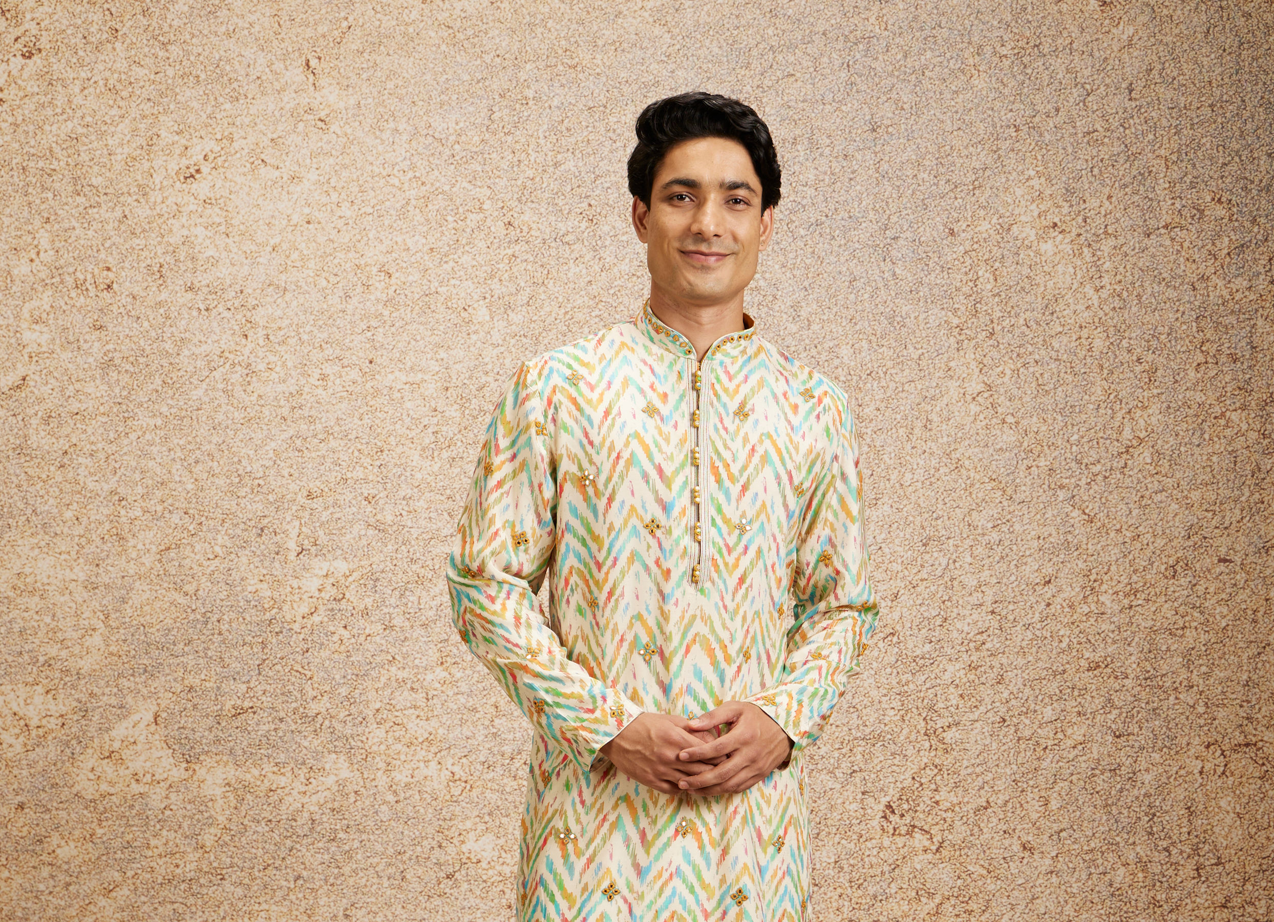 Twamev Men Beige Multicoloured Chevron Patterned Kurta Set