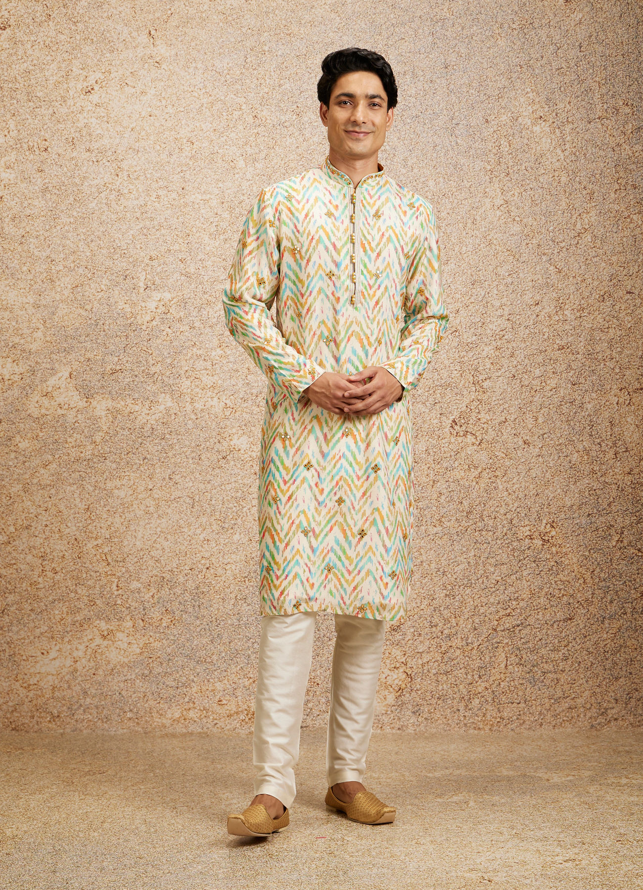 Twamev Men Beige Multicoloured Chevron Patterned Kurta Set
