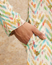 Twamev Men Beige Multicoloured Chevron Patterned Kurta Set