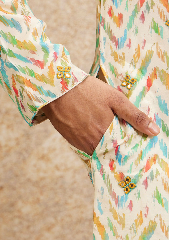 Twamev Men Beige Multicoloured Chevron Patterned Kurta Set