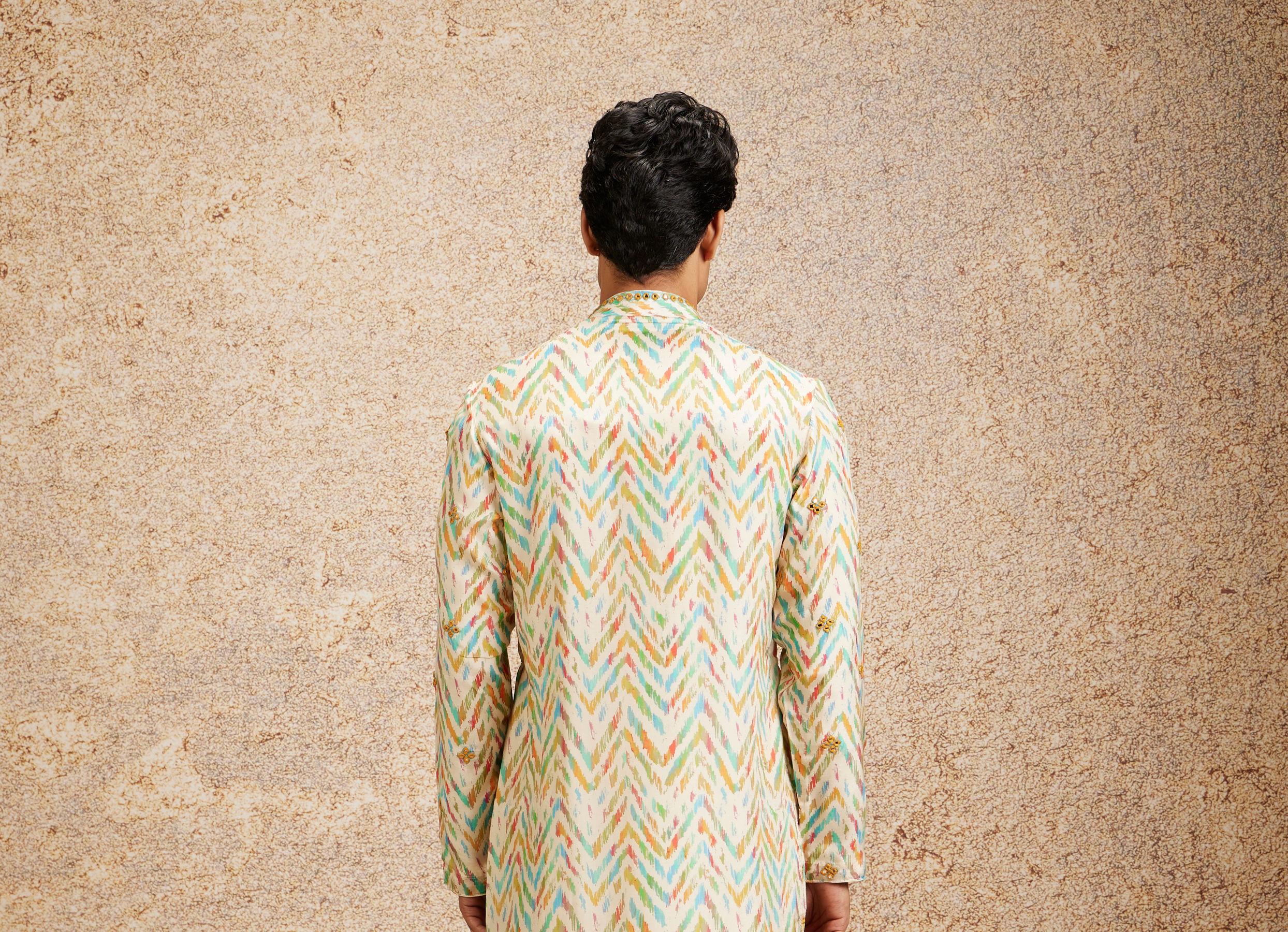 Twamev Men Beige Multicoloured Chevron Patterned Kurta Set