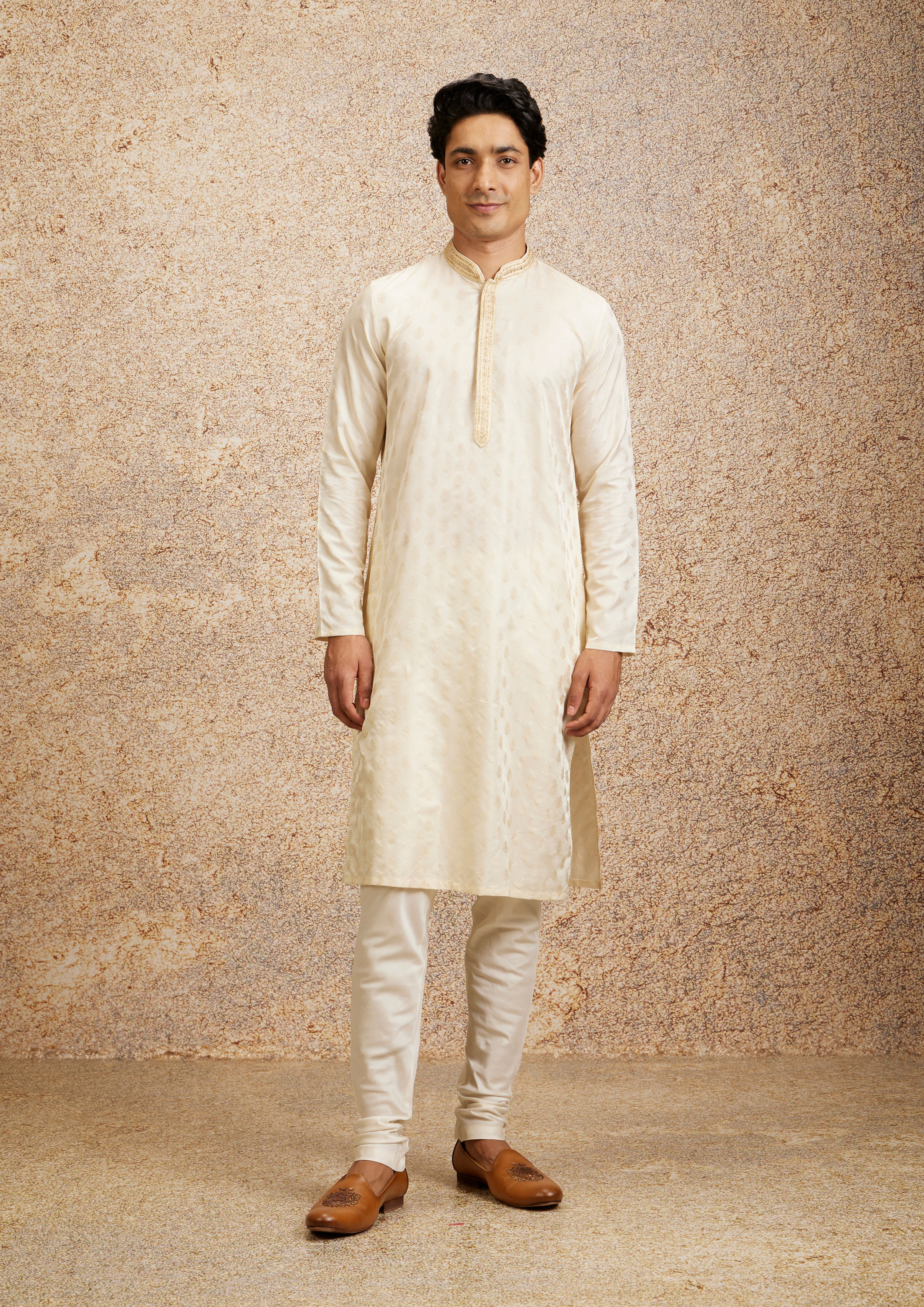 Twamev Men Cream Hued Handsome Embroidery Kurta Pajama