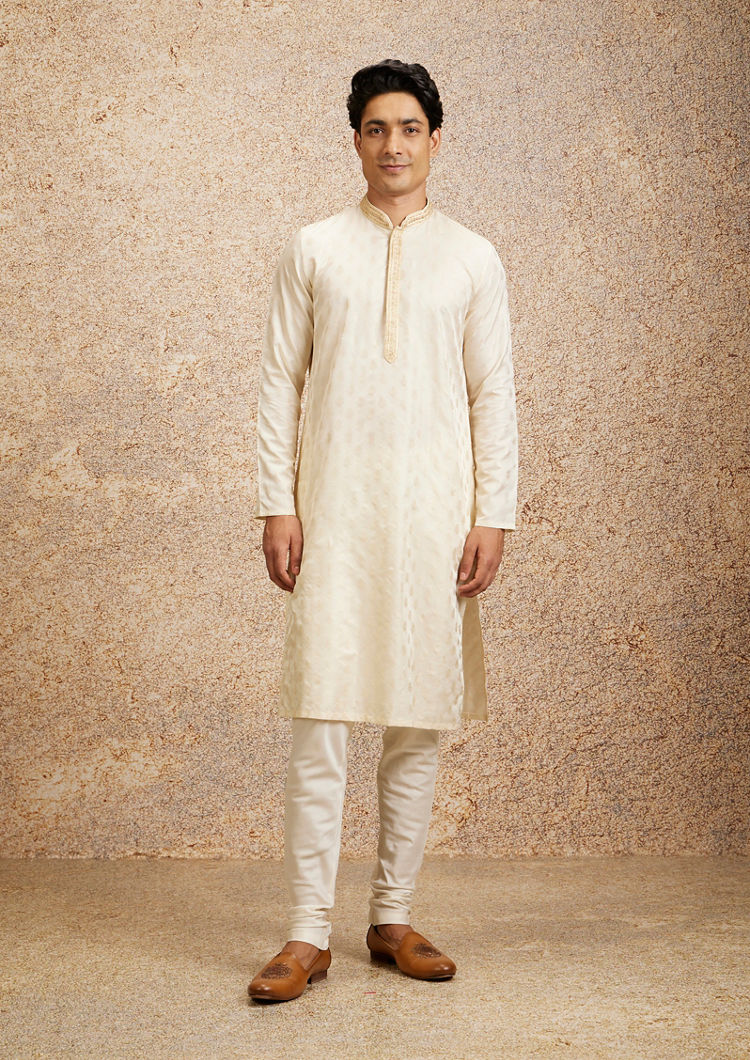 Twamev Men Cream Hued Handsome Embroidery Kurta Pajama