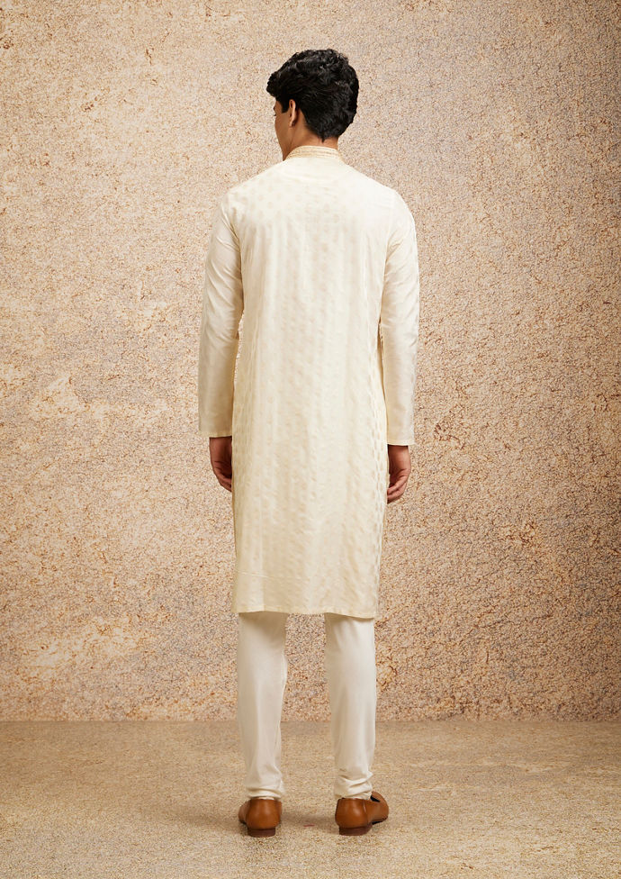 Twamev Men Cream Hued Handsome Embroidery Kurta Pajama