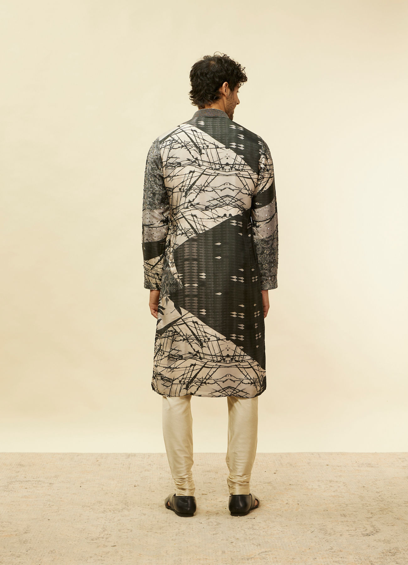 Twamev Men Stand Out Grey Self Print Kurta Set