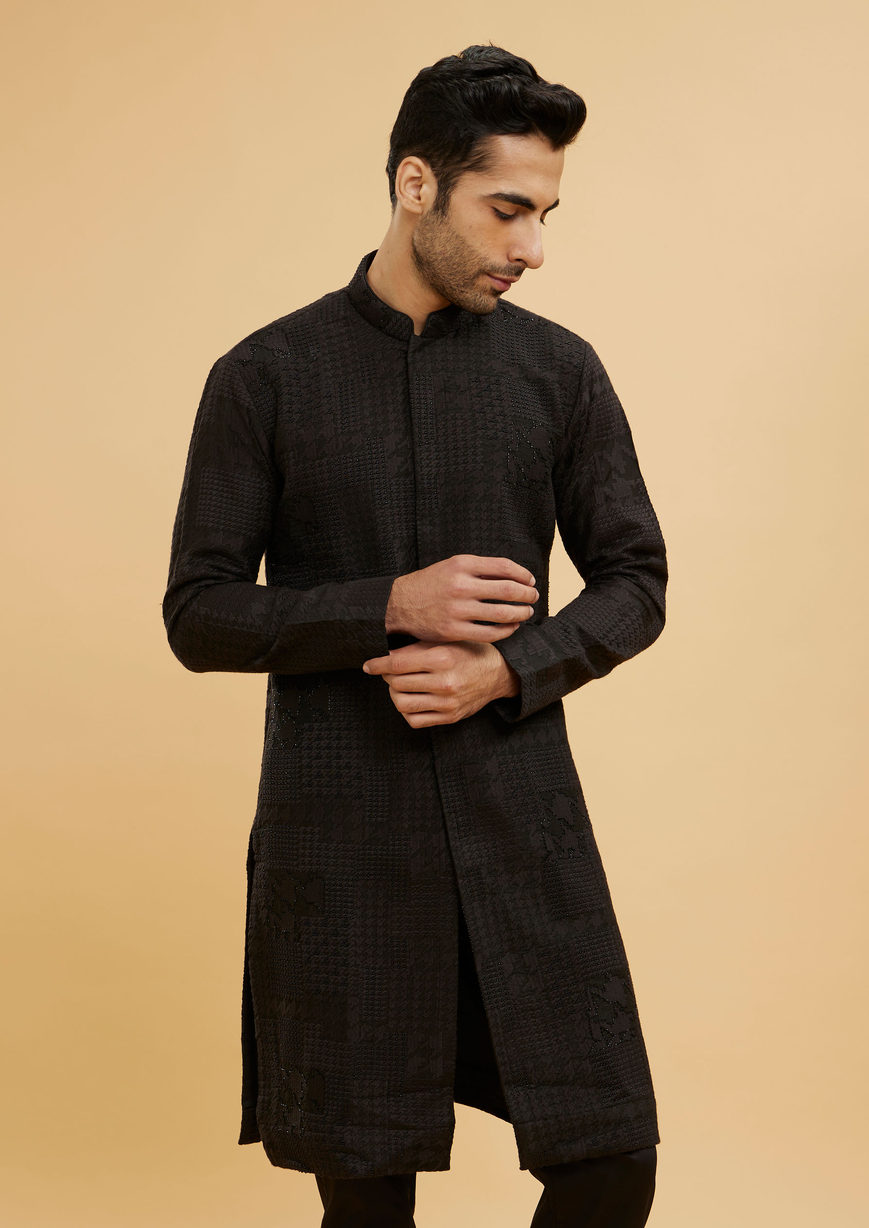 Twamev Men Charcoal Black Self Patterned Kurta Set with Shimmery Highlights