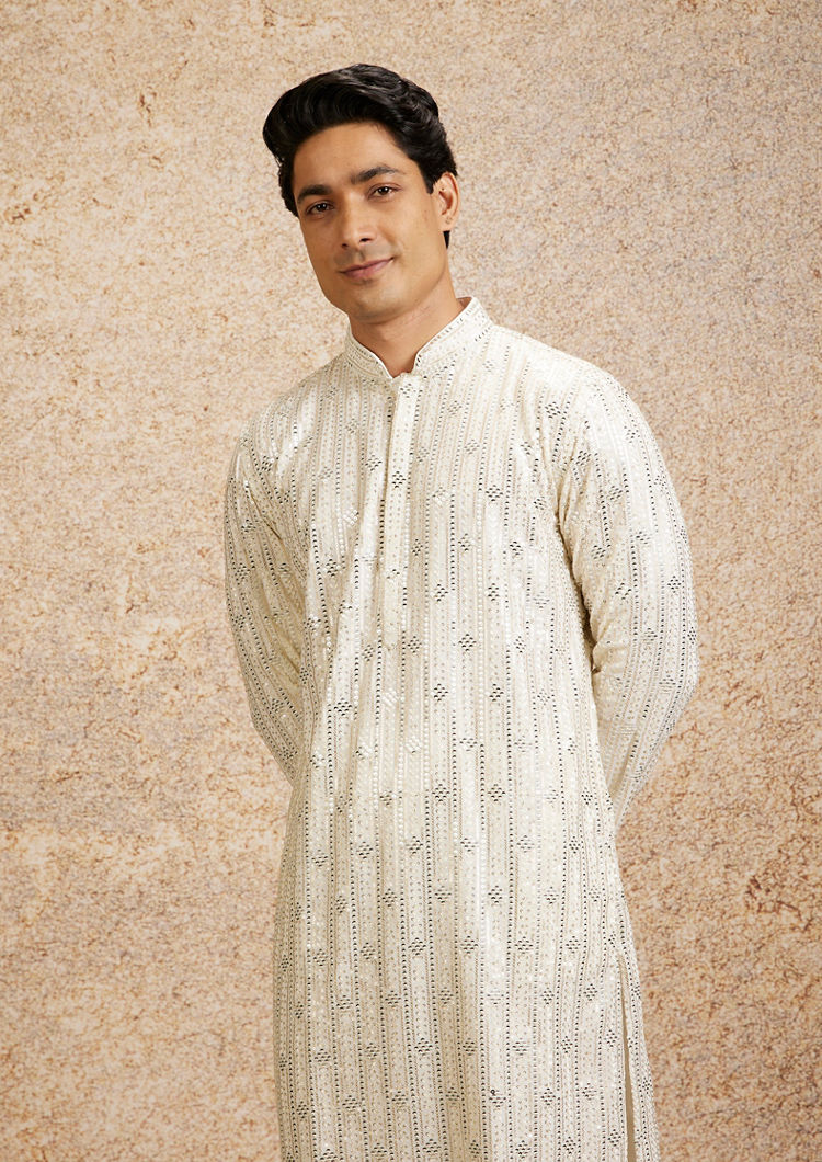 Twamev Men Warm White Chowkadi Motif Patterned Kurta Set