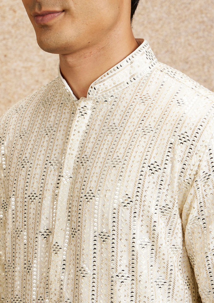 Twamev Men Warm White Silk Chowkadi Motif Patterned Embroidered Kurta Set