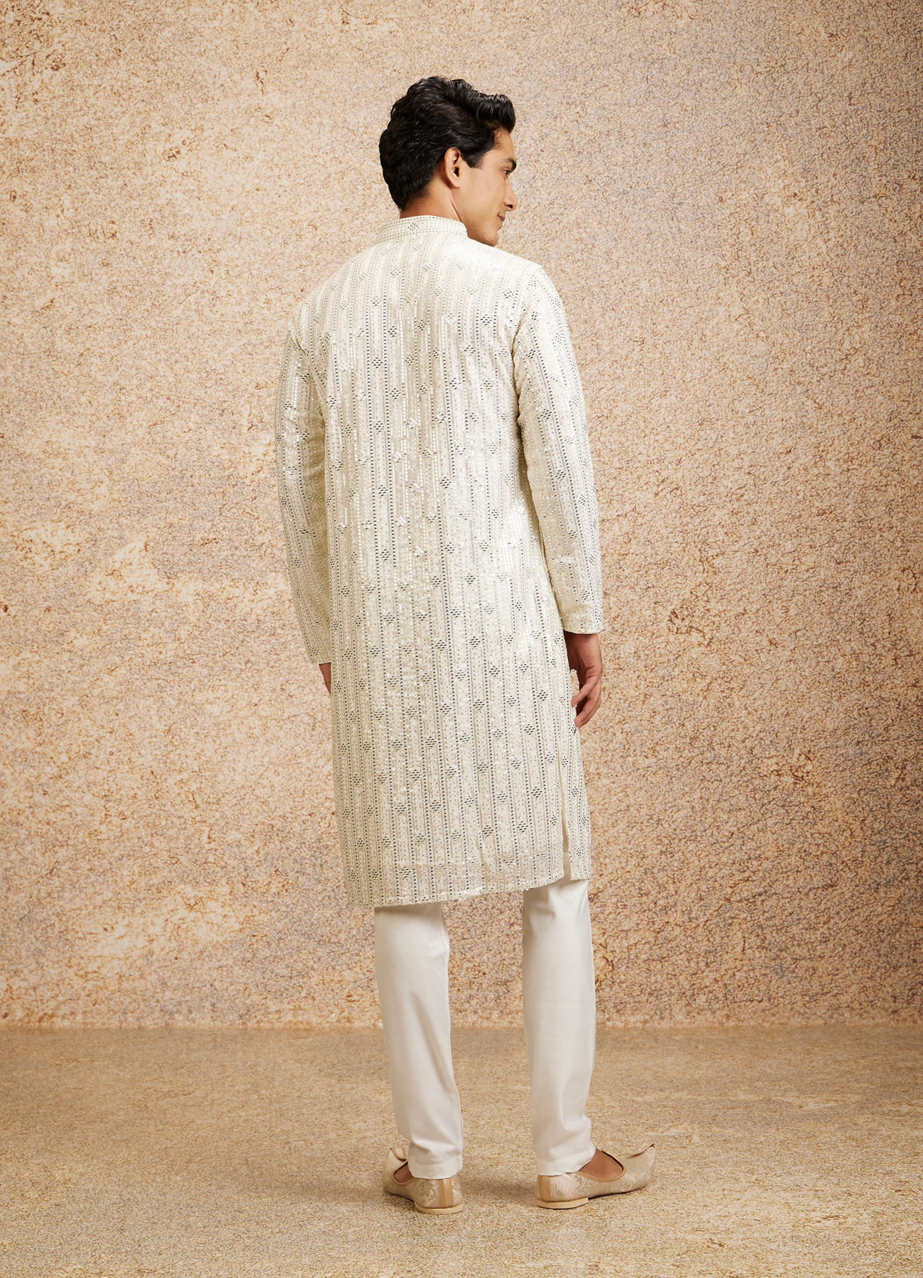 Twamev Men Warm White Chowkadi Motif Patterned Kurta Set
