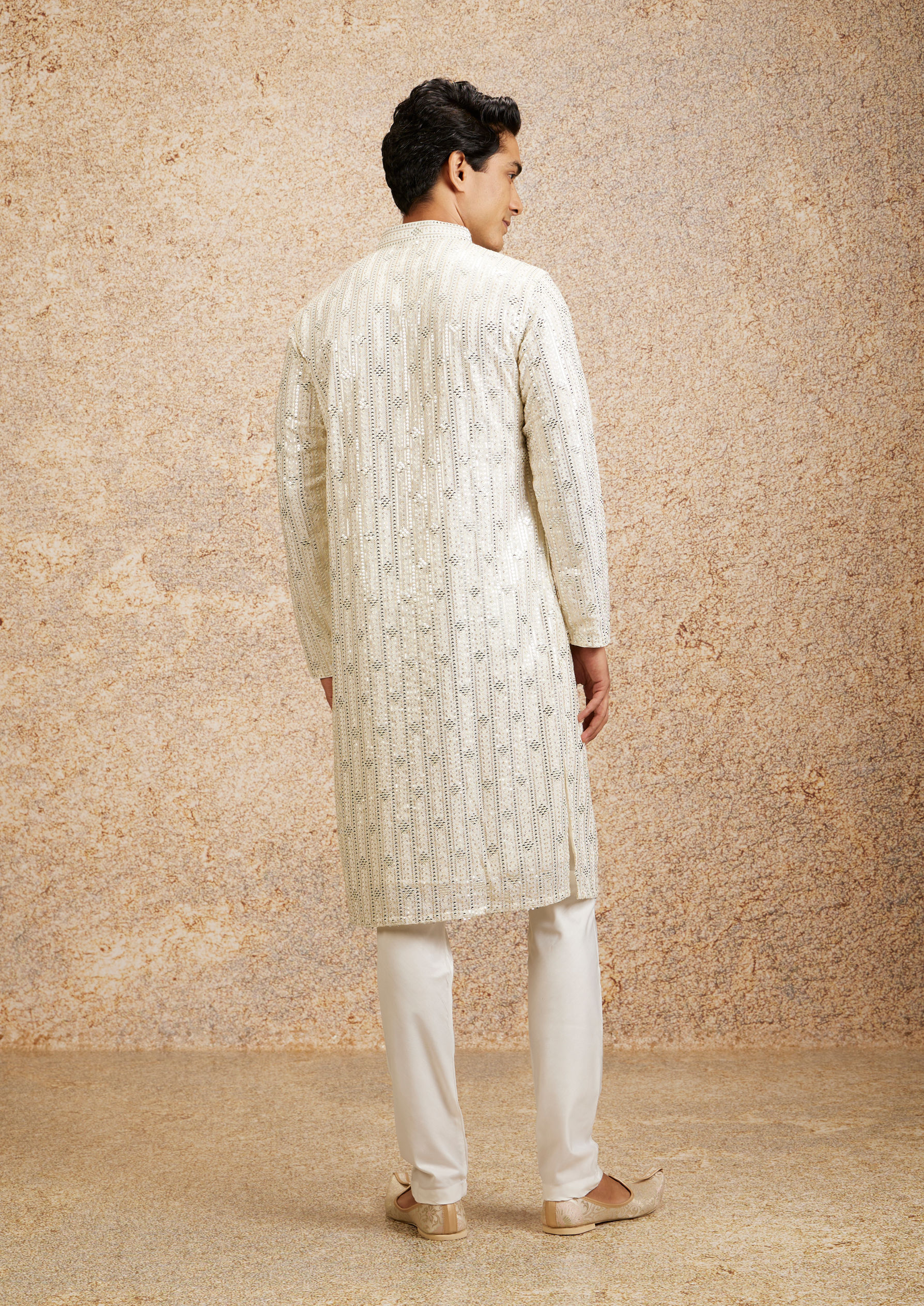 Twamev Men Warm White Chowkadi Motif Patterned Kurta Set