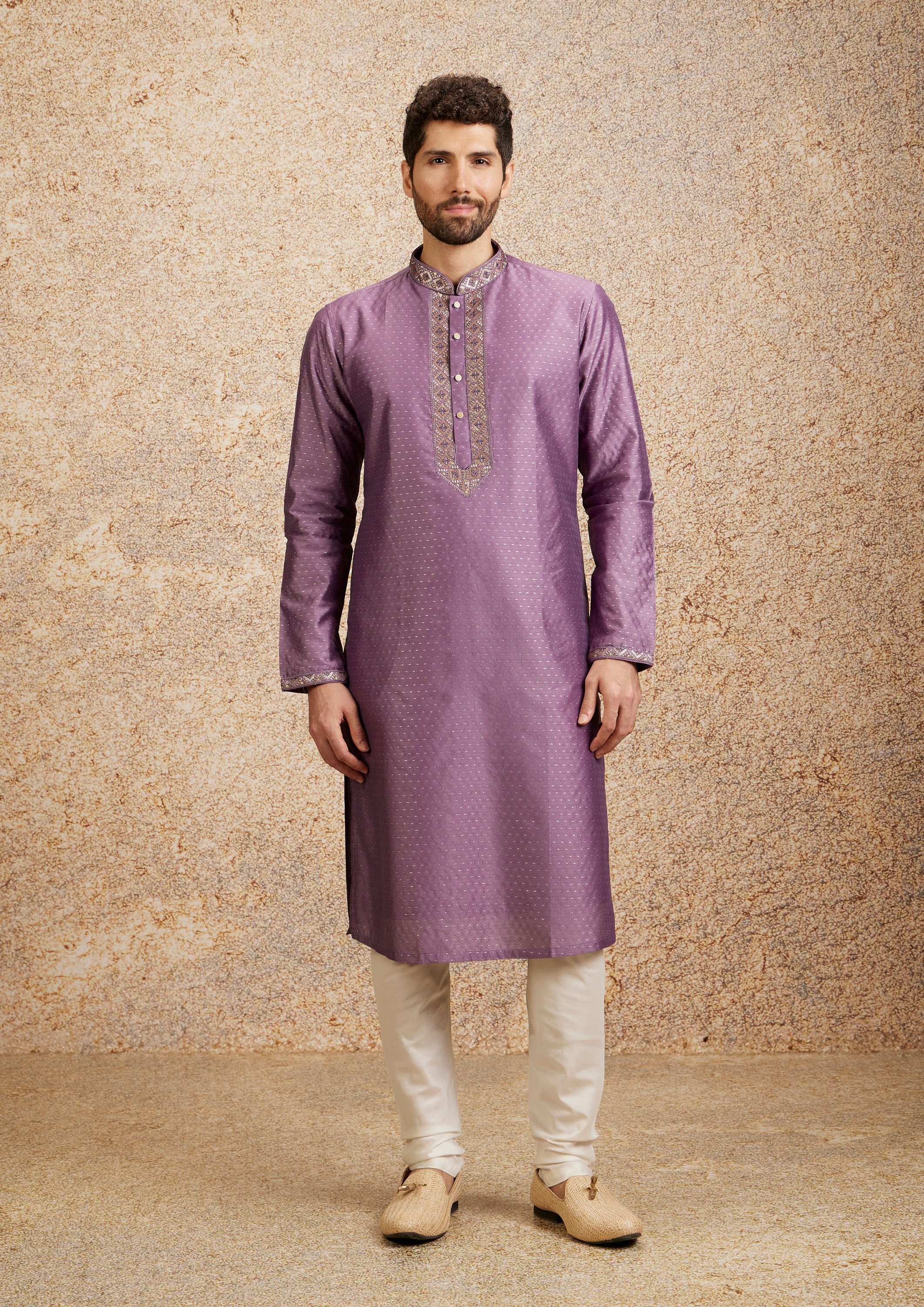 Twamev Men Lilac Embroidered Kurta Pajama