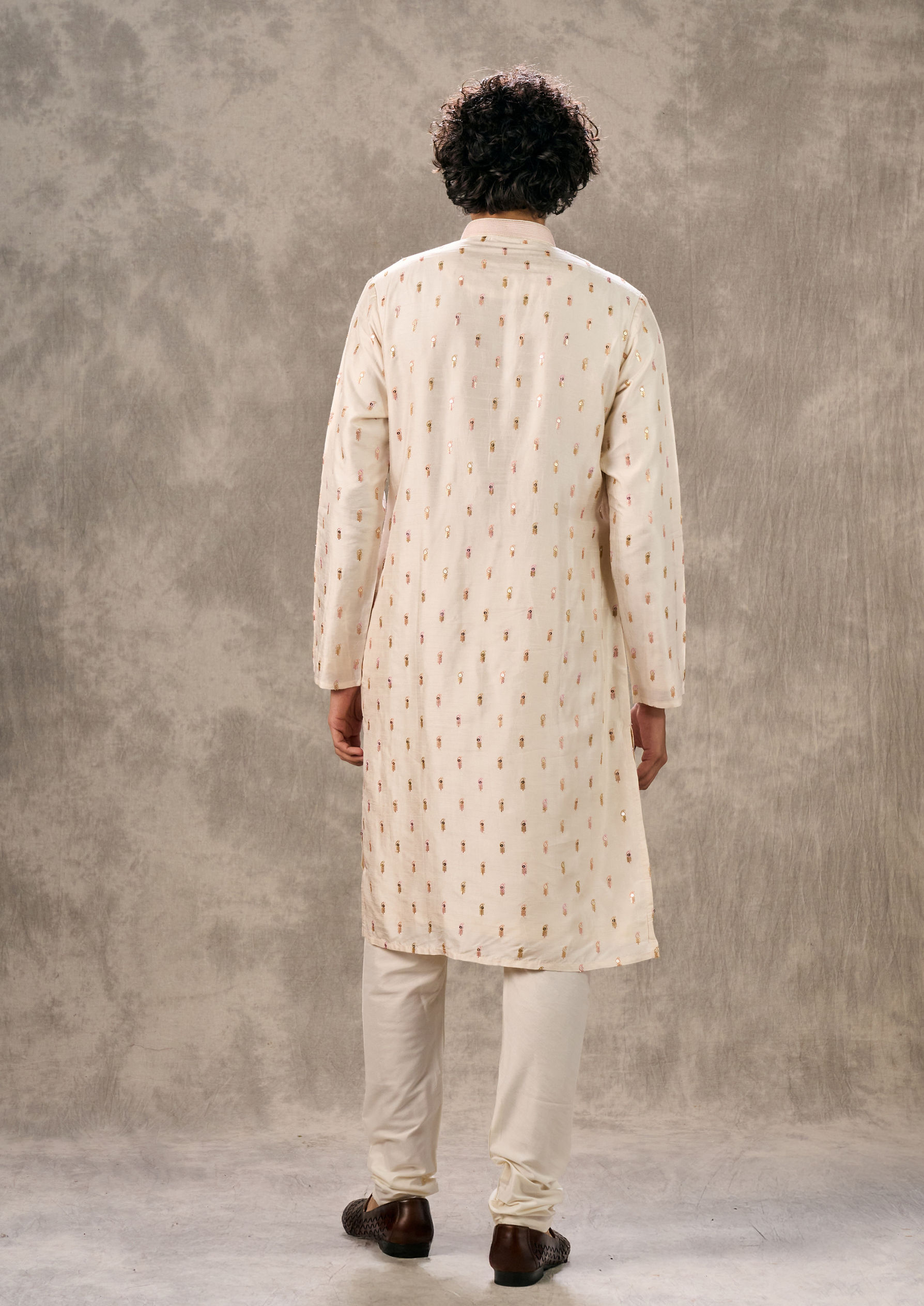 Twamev Men Ivory Silk Zardozi Embroidered Kurta Set