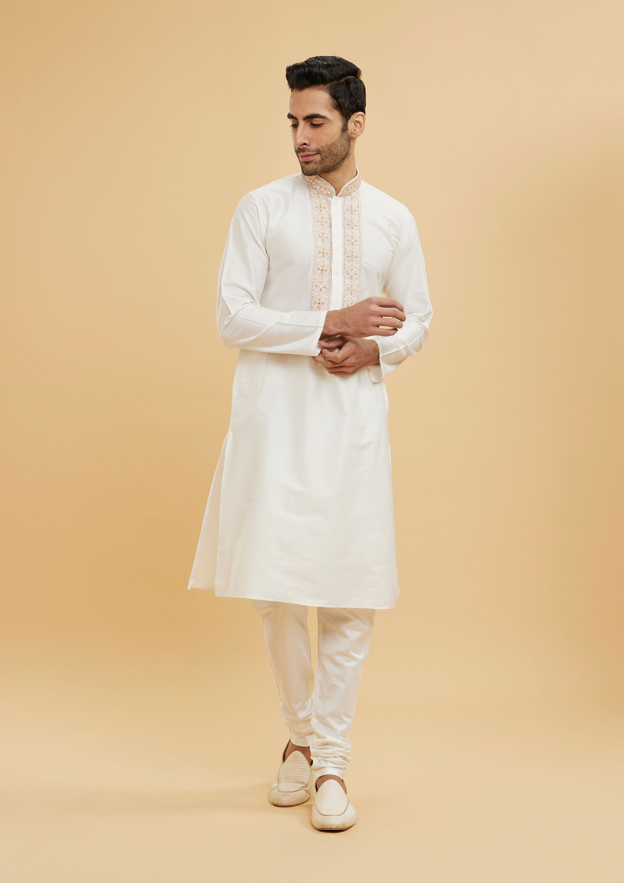 Twamev Men Warm White Kurta Set with Mirror Embellished Neckline image number 2