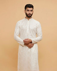 Twamev Men Ivory Cream Self Patterned Kurta Set with Mirror Work