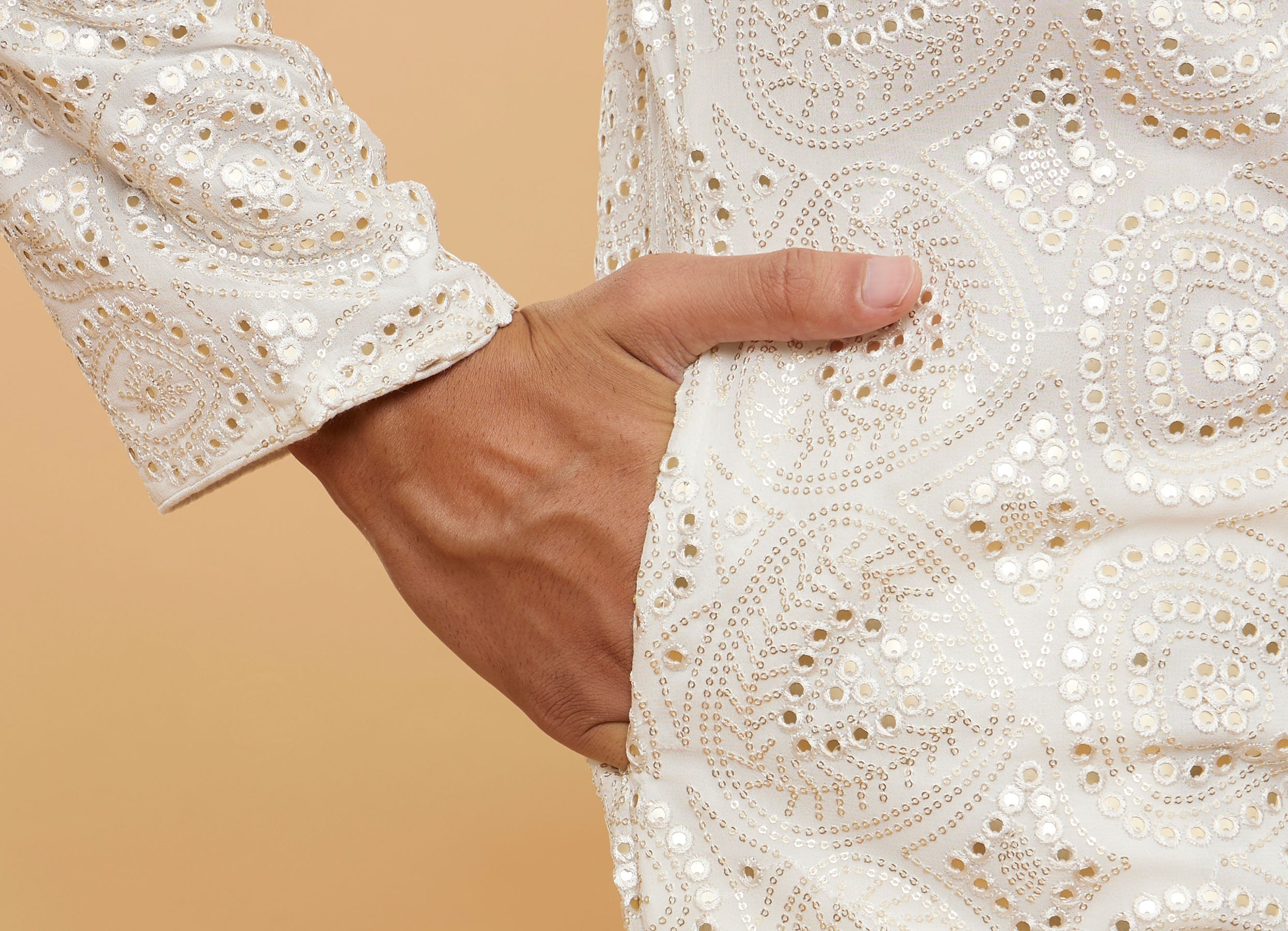 Twamev Men Ivory Cream Self Patterned Kurta Set with Mirror Work