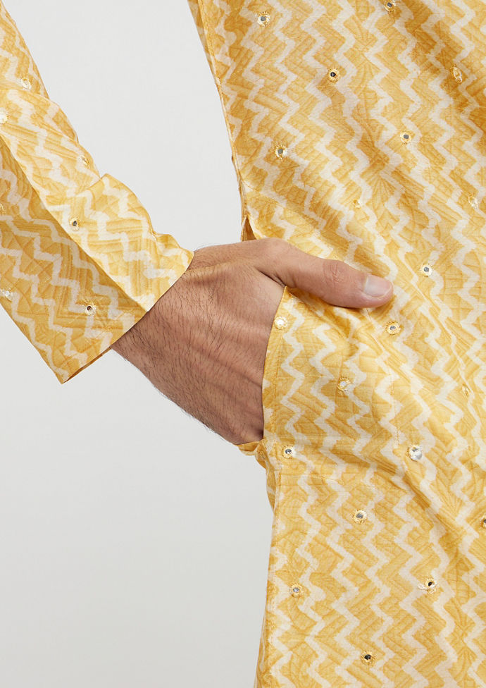 Twamev Men Mustard Yellow Chevron Printed Kurta Set with Mirror Work