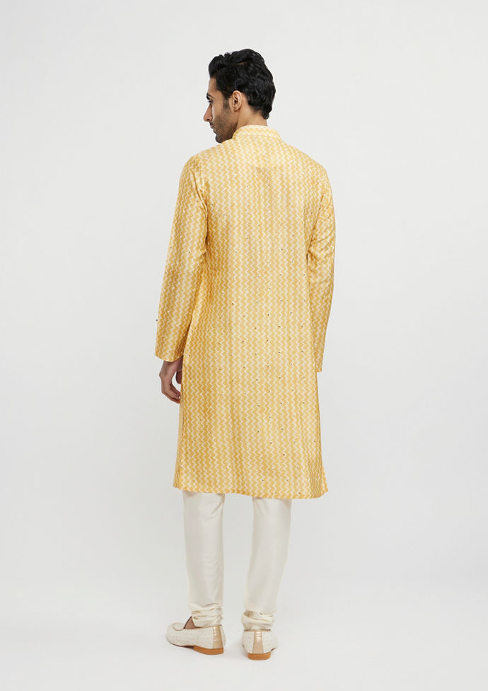 Twamev Men Mustard Yellow Chevron Printed Kurta Set with Mirror Work