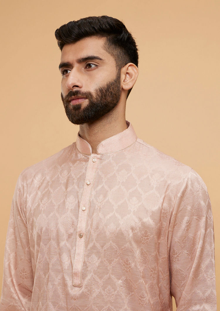 Twamev Men Pale Peach Ogee Patterned Kurta Set