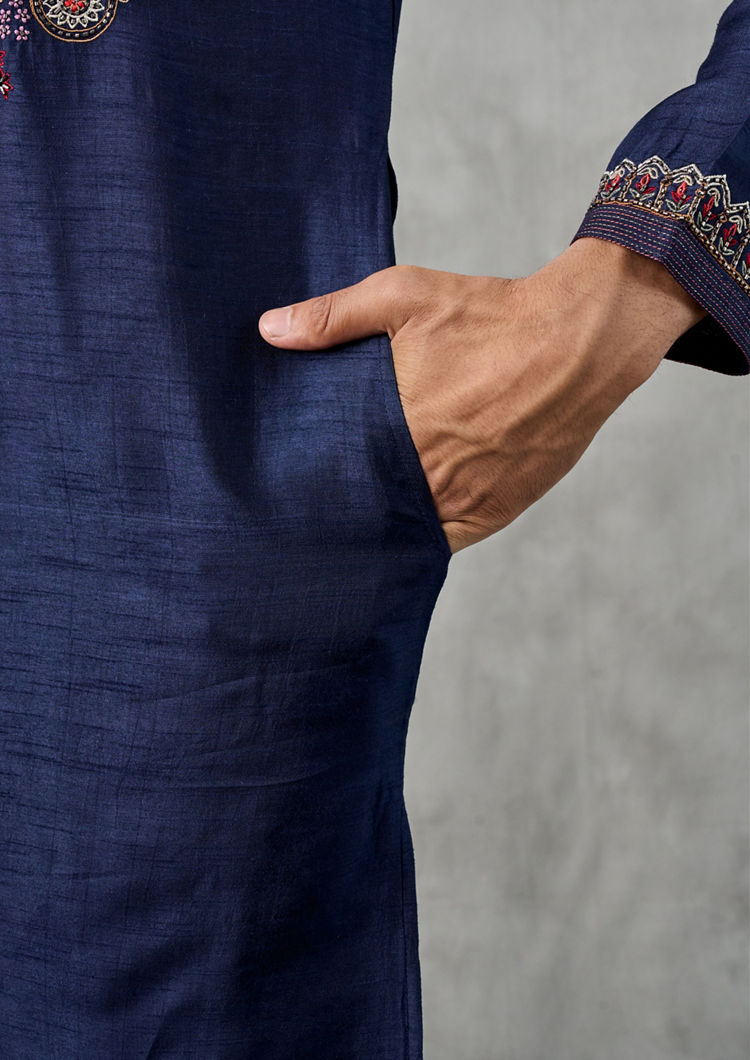 Twamev Men Dark Blue Artistry Kurta Churidar