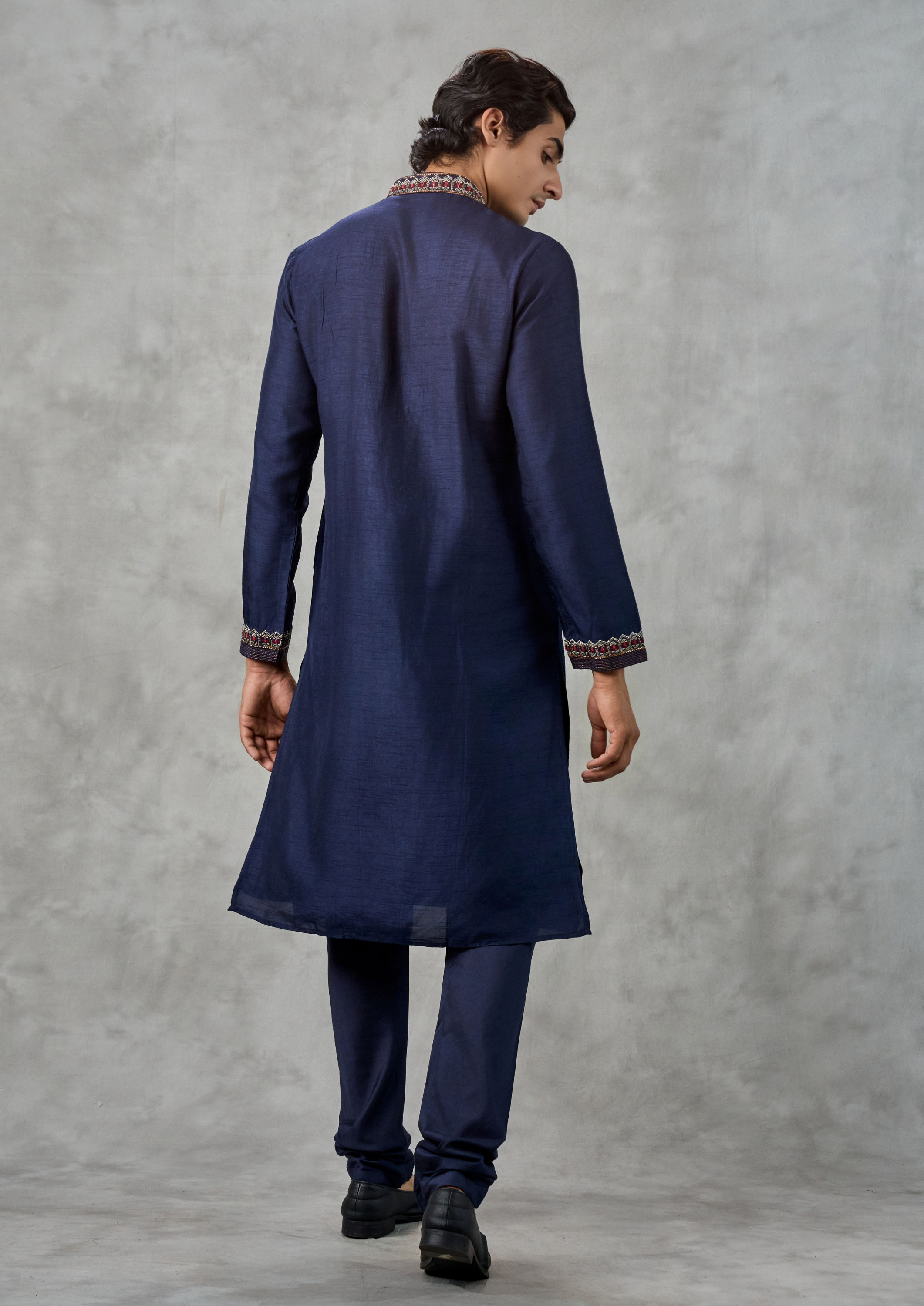 Twamev Men Dark Blue Artistry Kurta Churidar