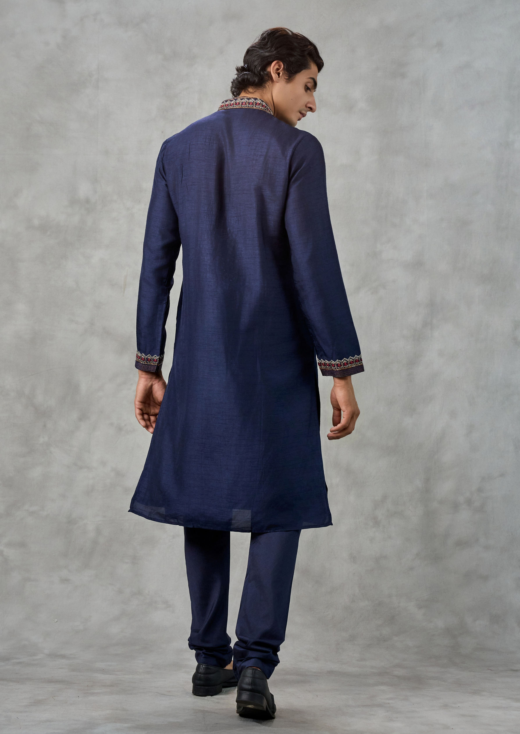Twamev Men Dark Blue Artistry Kurta Churidar