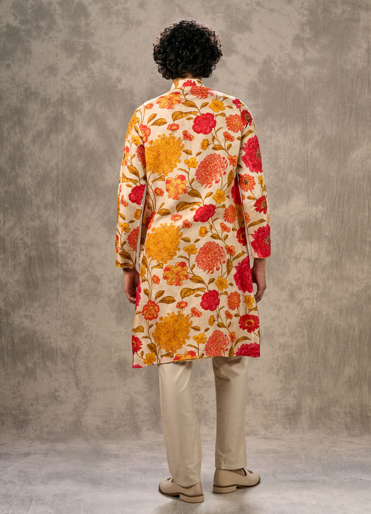 Twamev Men Beige & Mustard Floral Printed Kurta Pant Set