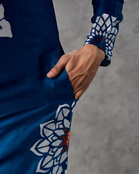 Twamev Men Teal Blue Silk Floral Applique Kurta Set