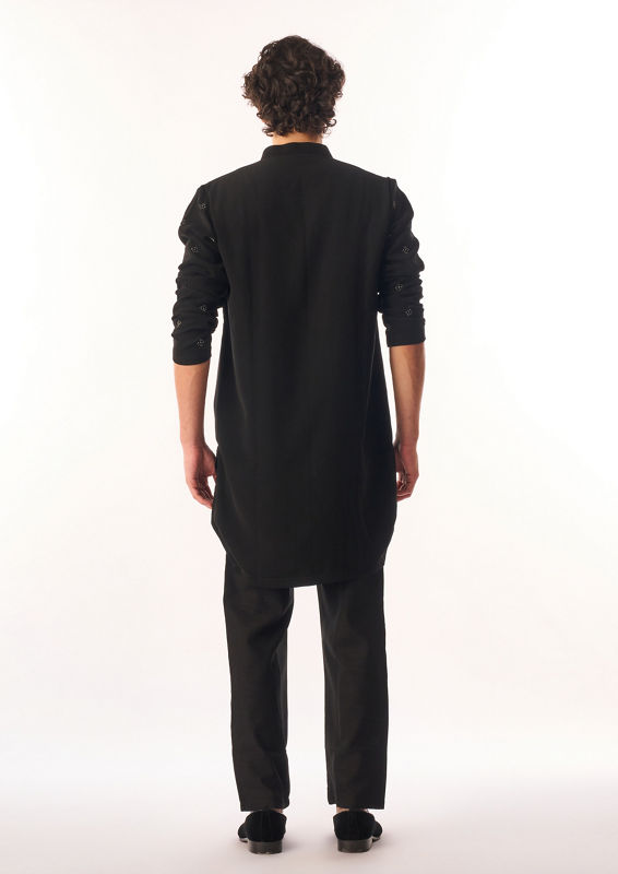 Twamev Men Black Georgette Kurta Set with Embroidery