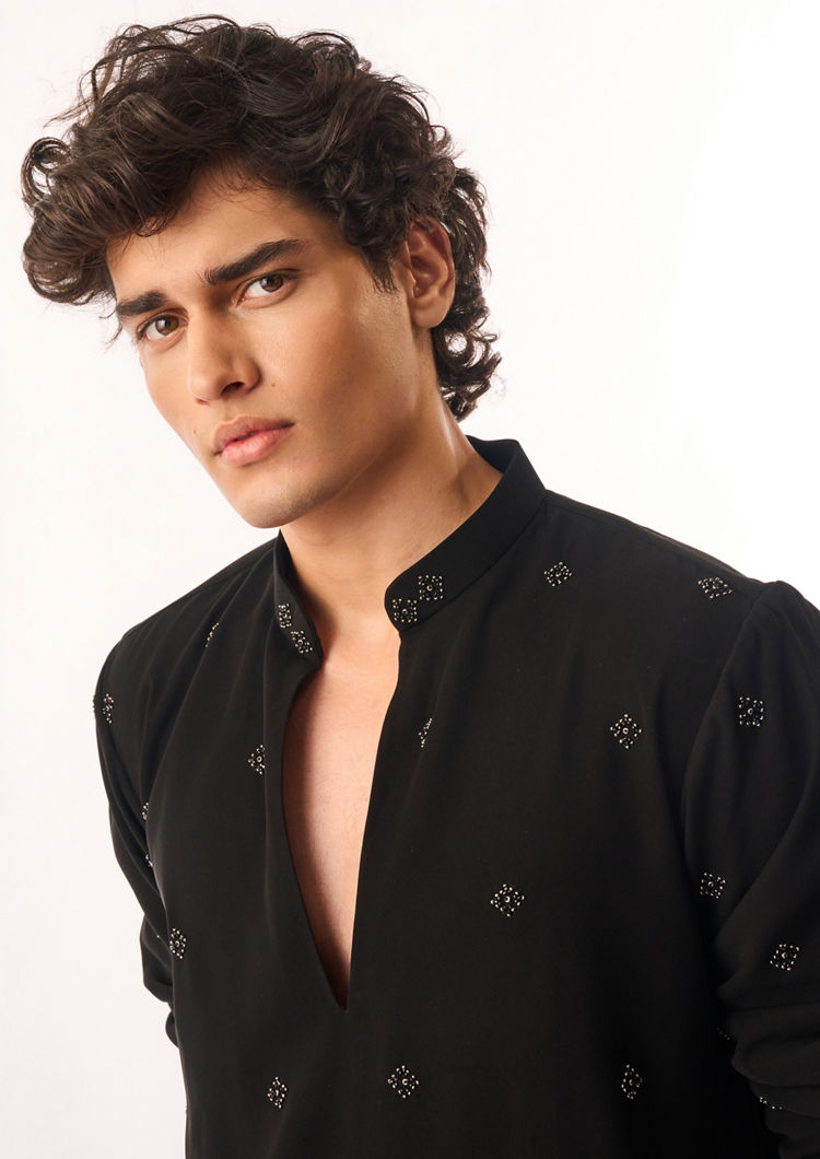 Twamev Men Black Georgette Kurta Set with Embroidery