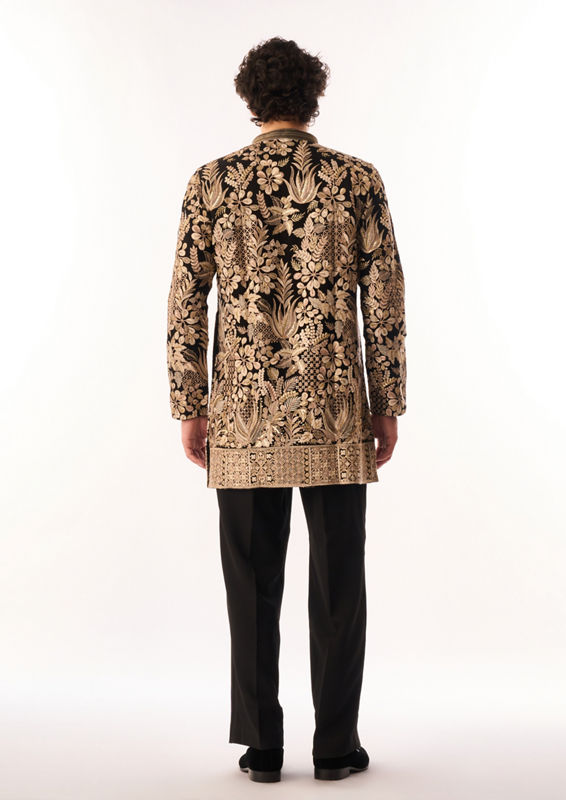 Twamev Men Black Georgette Kurta Set with Embroidery
