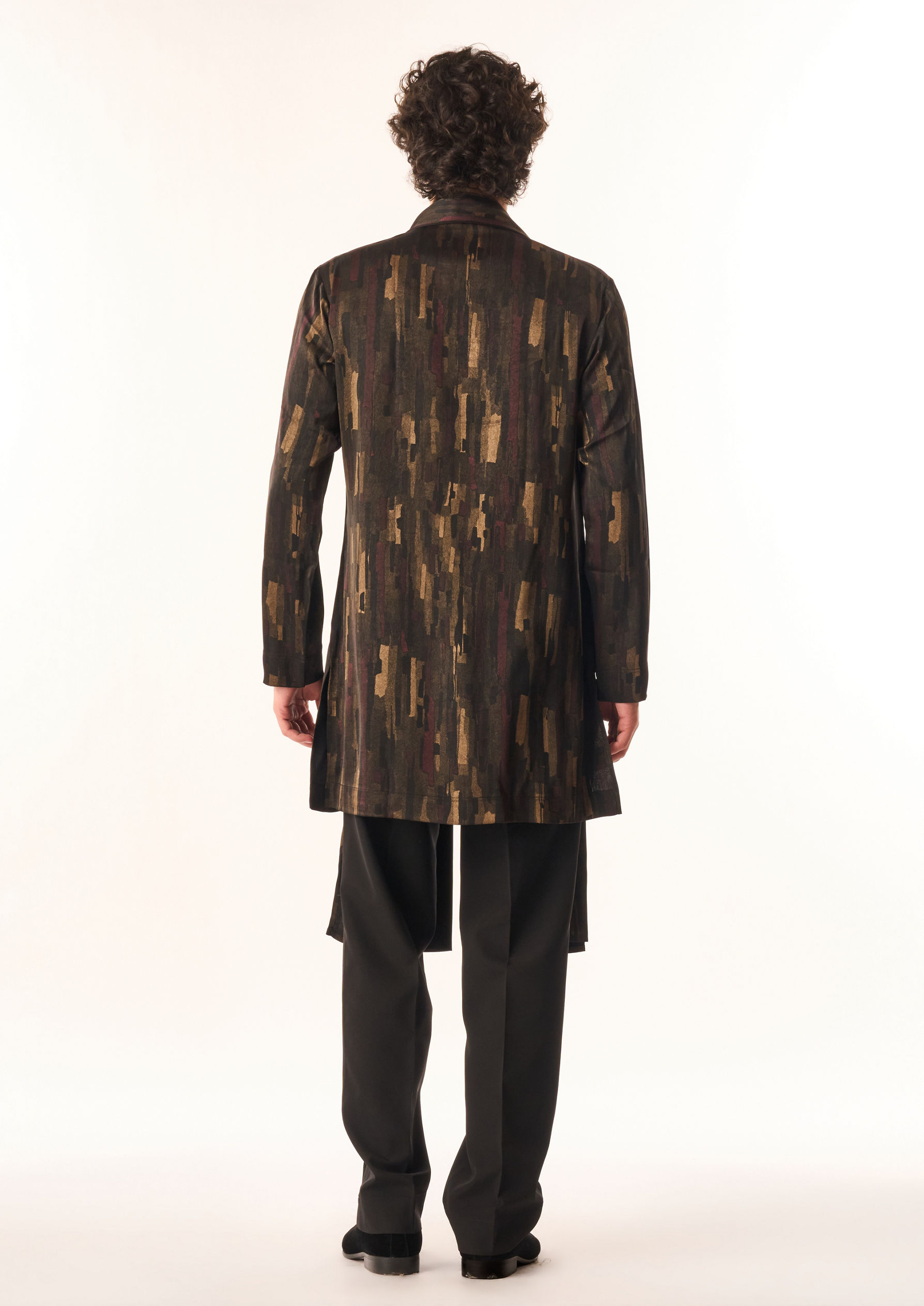 Twamev Men Black Crepe Kurta Set with Print