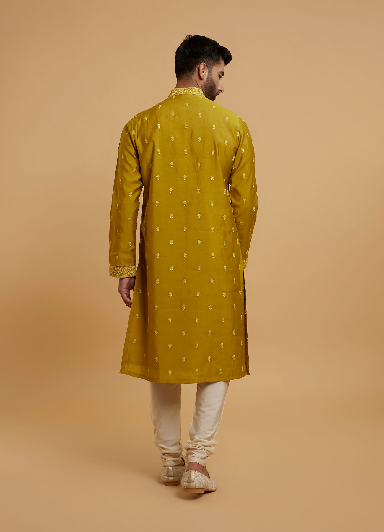 Twamev Men Olive Green Silk Embroidered Kurta Set