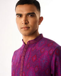 Twamev Men Purple Art Silk Kurta Set with Print