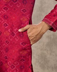 Twamev Men Rani Pink Ikat Silk Printed Kurta Pant Set