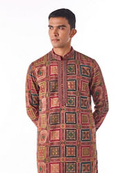 Twamev Men Maroon Geometric Printed Kurta Set