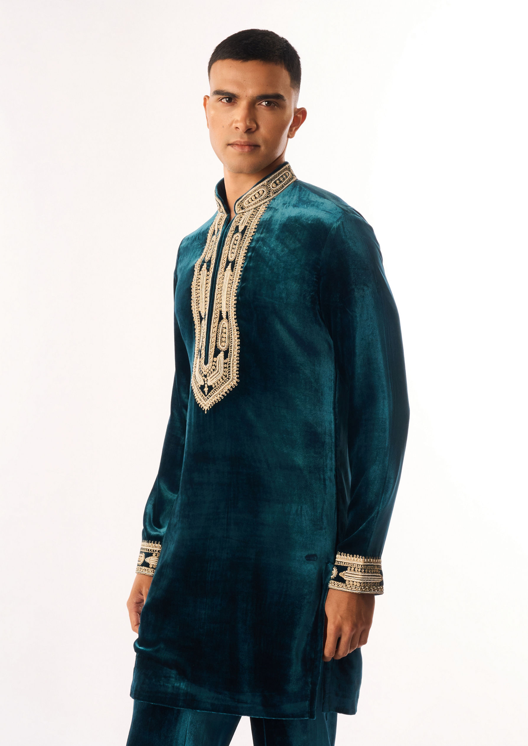 Twamev Men Teal Blue Velvet Kurta Set with Embroidery