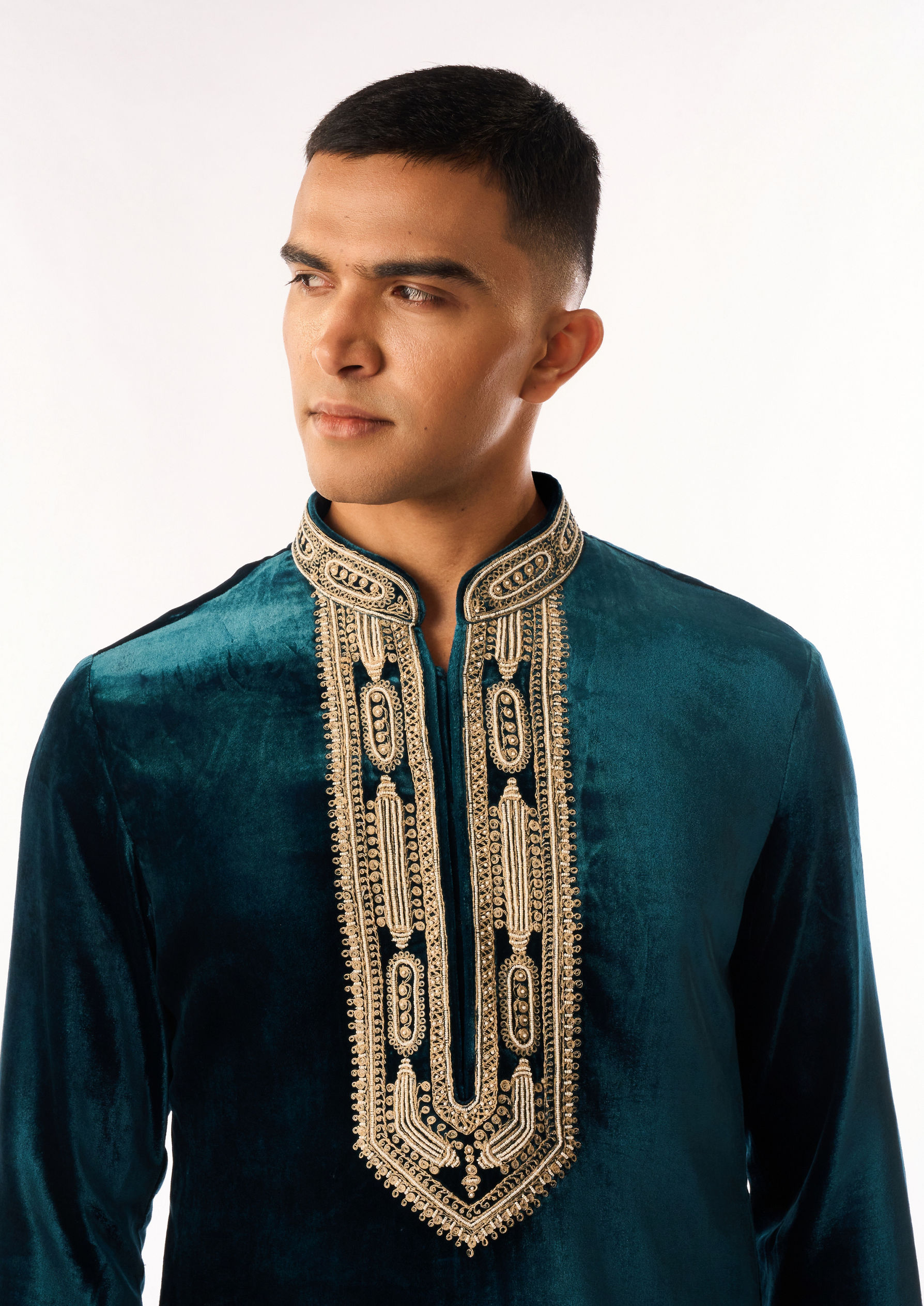 Twamev Men Teal Blue Velvet Kurta Set with Embroidery