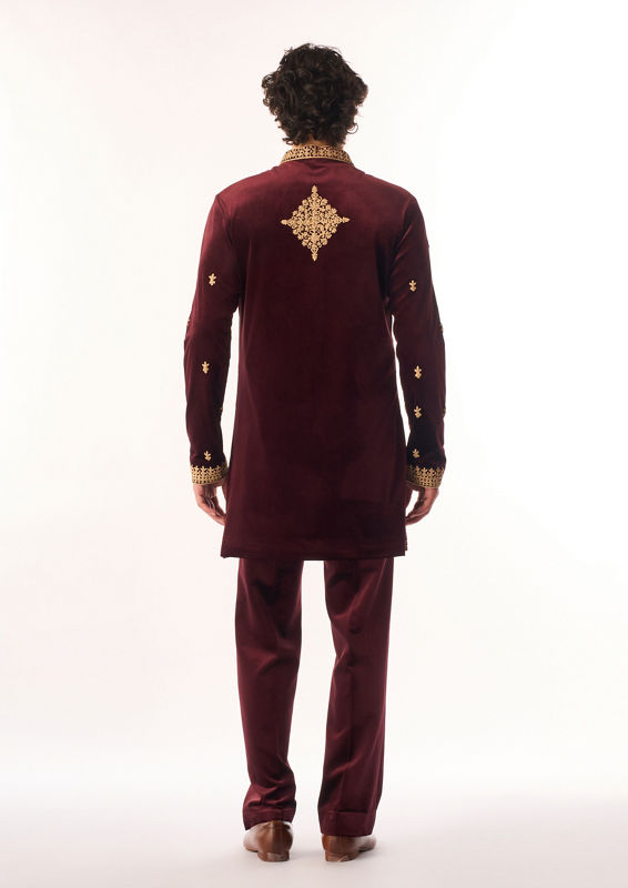 Twamev Men Maroon Velvet Kurta Set with Embroidery