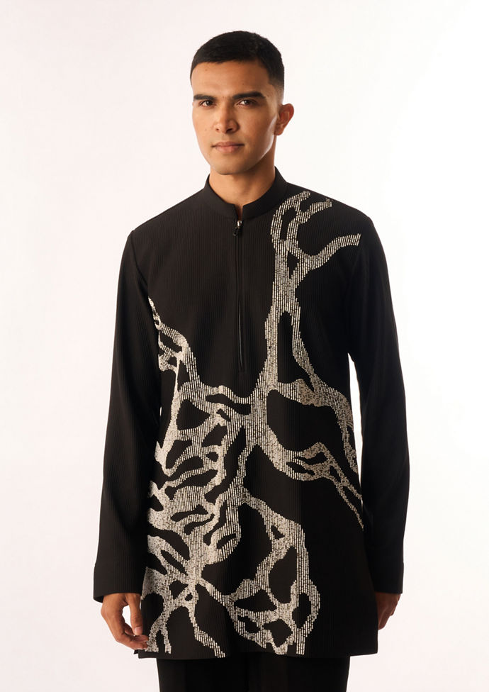 Twamev Men Black Crepe Kurta Set with Embroidery