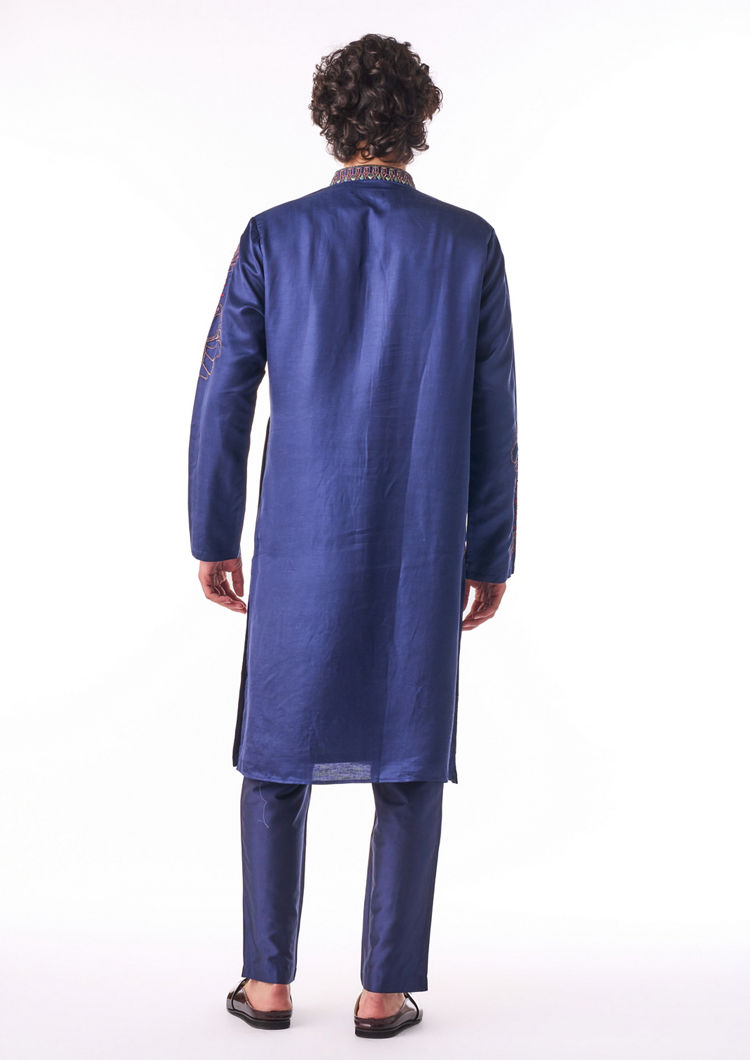 Twamev Men Midnight Embroidered Kurta