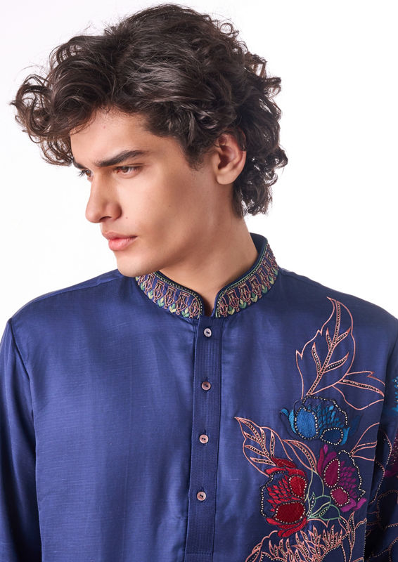 Twamev Men Midnight Embroidered Kurta