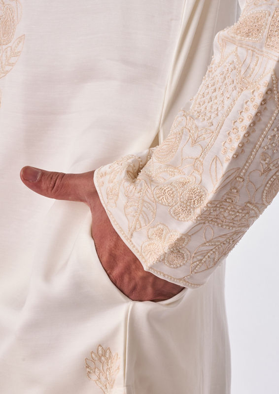 Twamev Men Ivory Thread Work Kurta