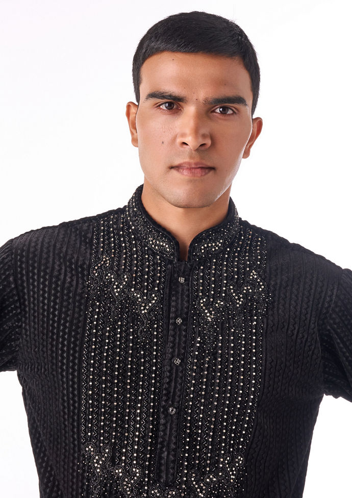 Twamev Men Black Embroidered Kurta Set