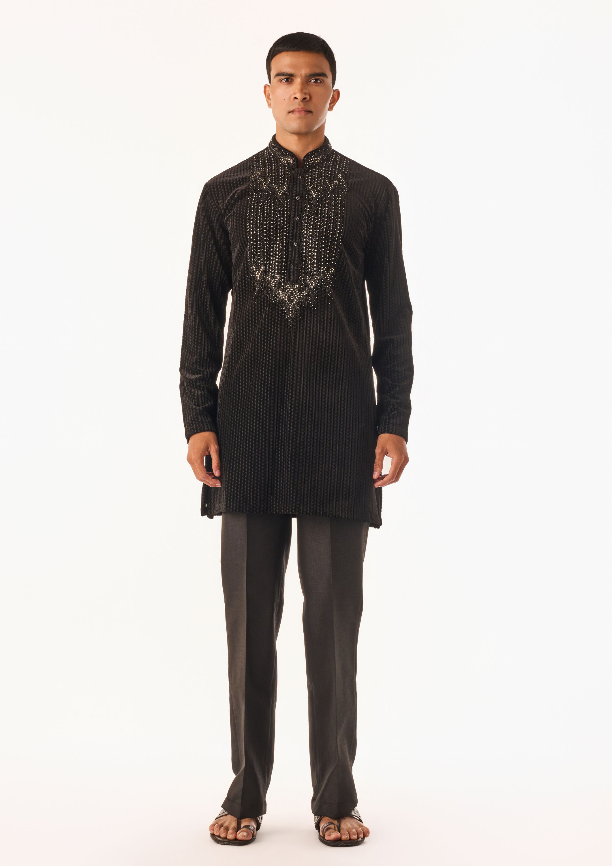 Twamev Men Black Embroidered Kurta Set