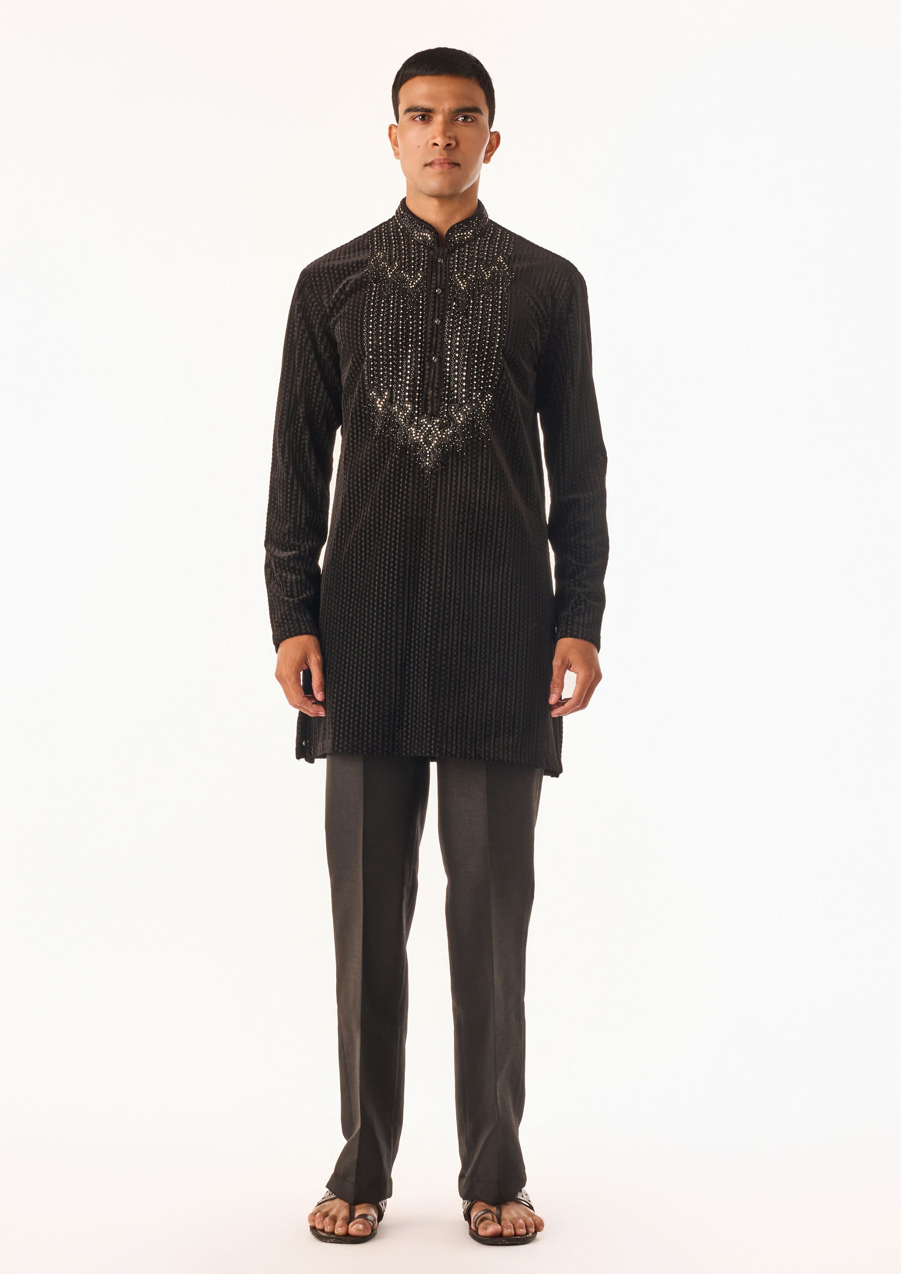 Twamev Men Black Embroidered Kurta Set
