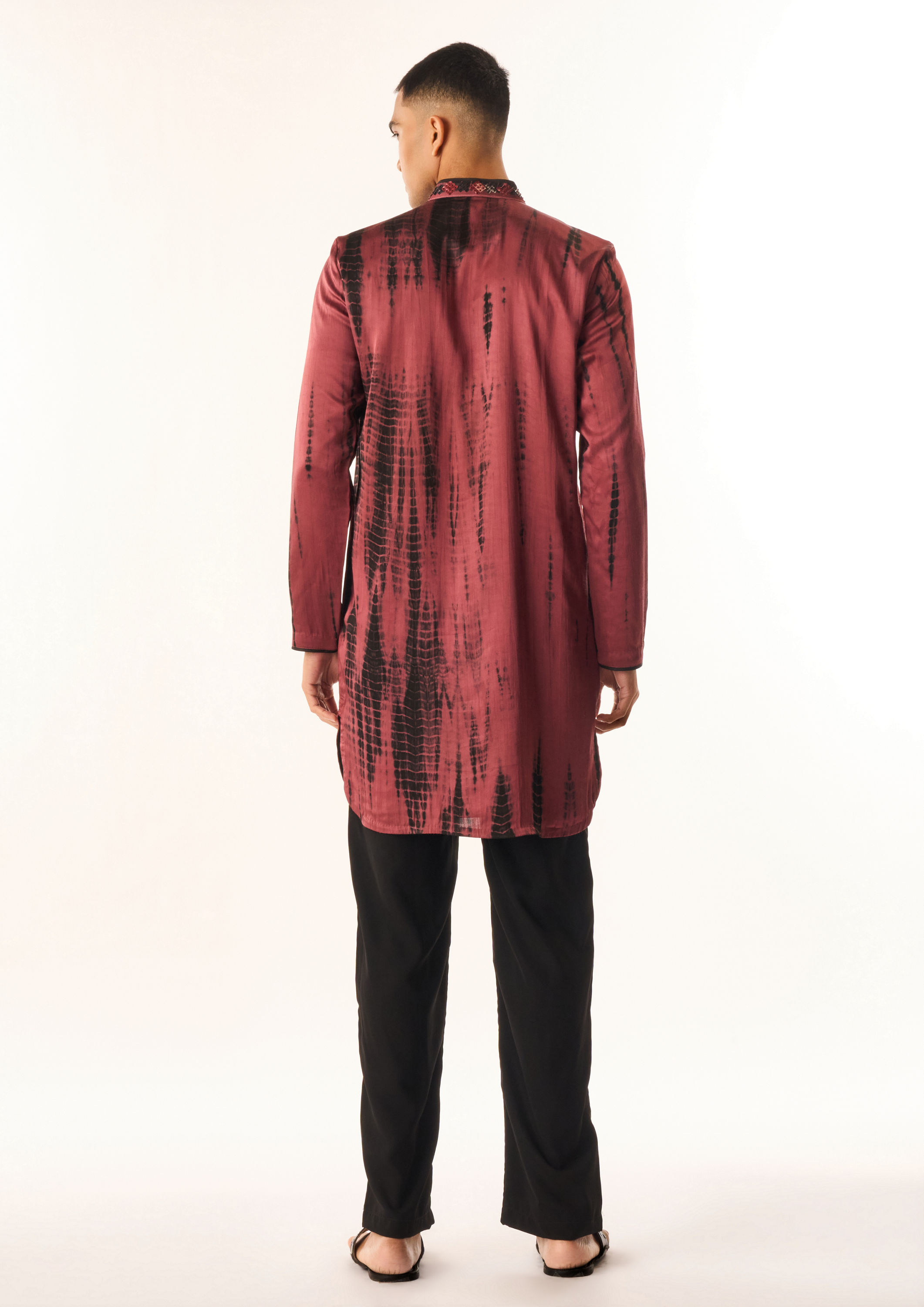 Twamev Men Maroon Satin Kurta Set with Embroidery
