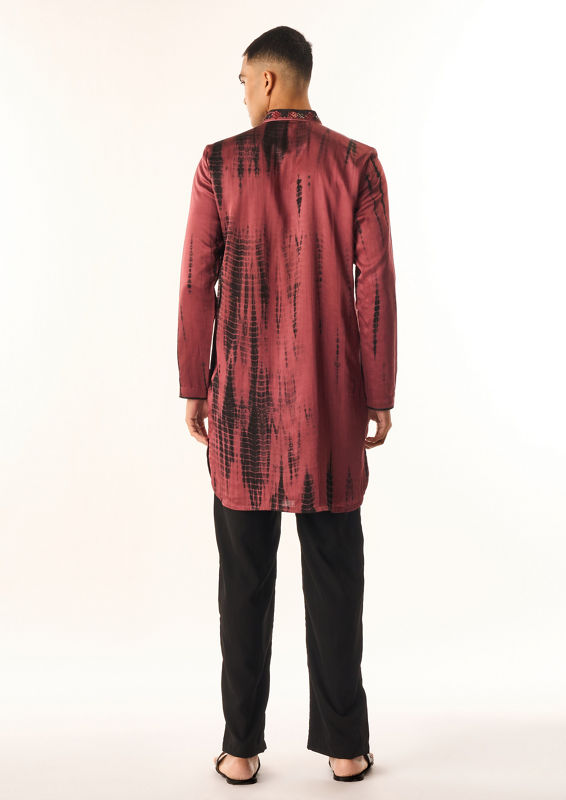 Twamev Men Maroon Satin Kurta Set with Embroidery