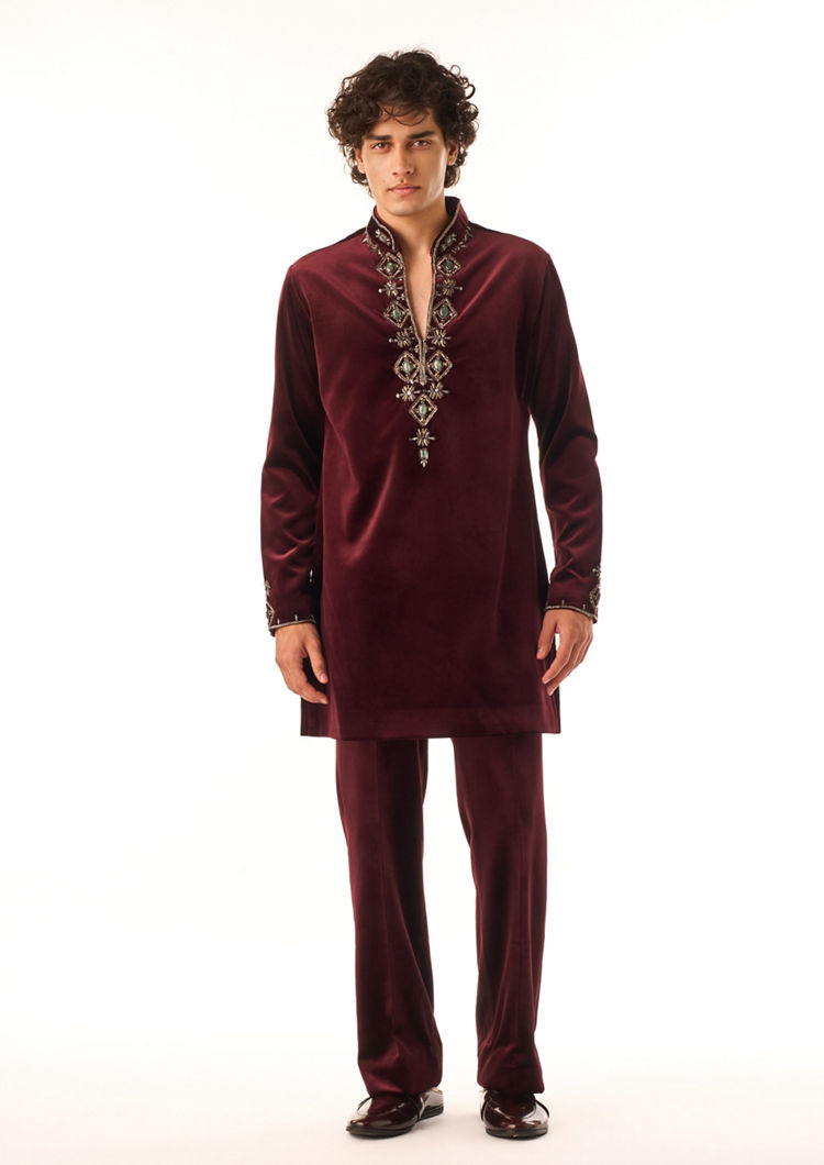 Twamev Men Maroon Zardosi Kurta Set